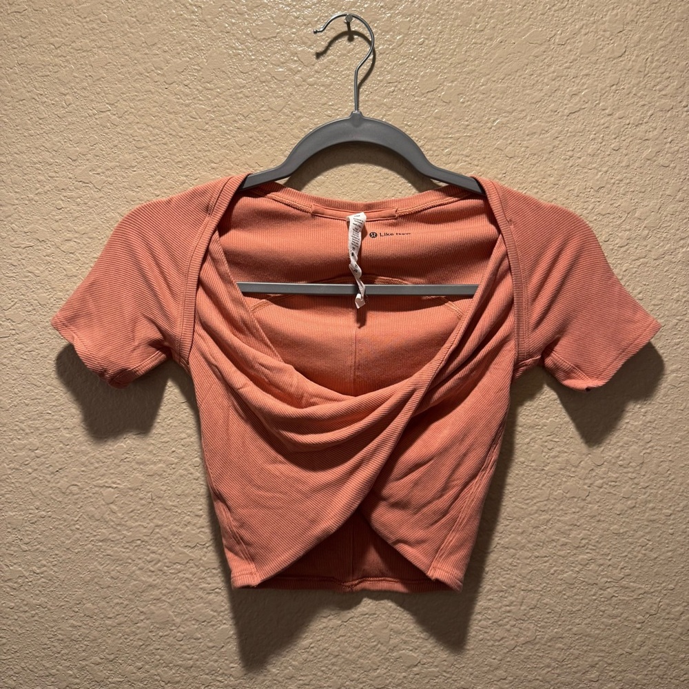 Lululemon size 2 LA Twist Front Crop Top - Picture 3 of 6